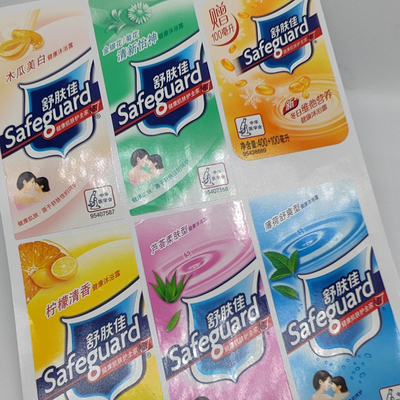 CMYK Printing Household Essentials Labels Błyszcząca folia PET Plastikowa etykieta na butelki